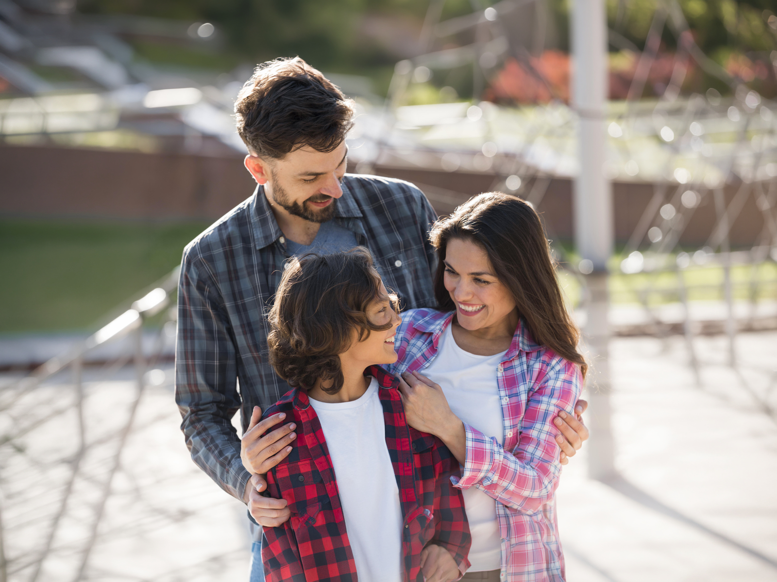 Padres con tranquilidad mientras su hijo viaja